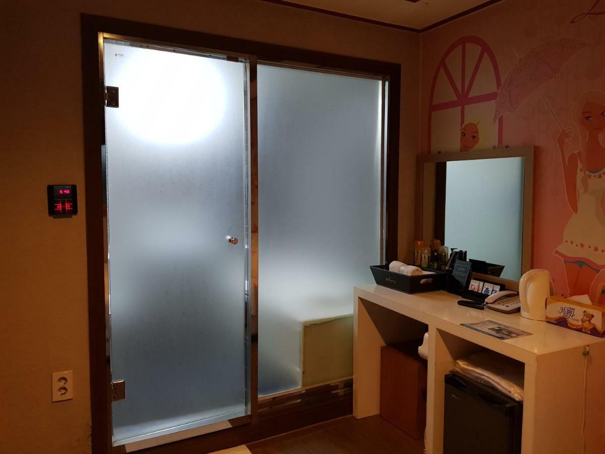 ホテル Pocheon Royal エクステリア 写真