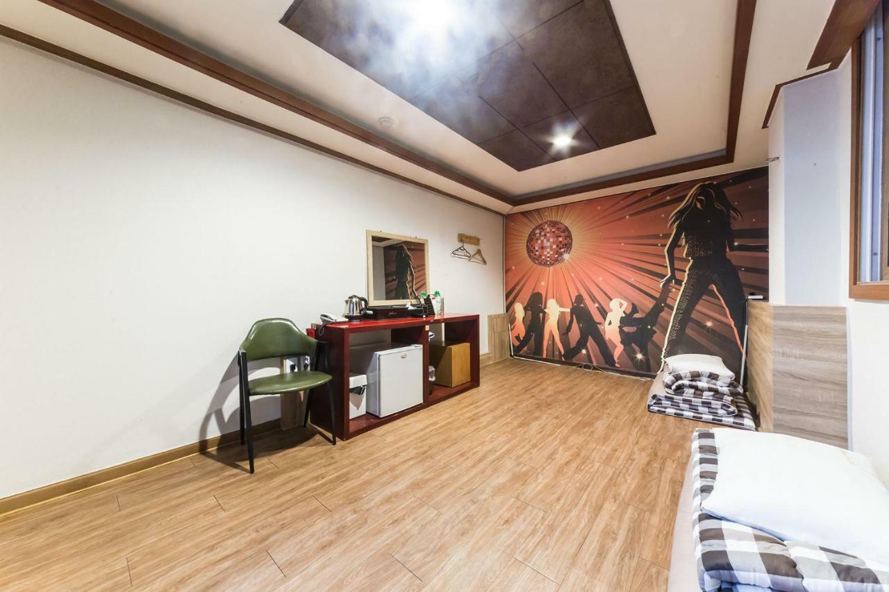 ホテル Pocheon Royal エクステリア 写真